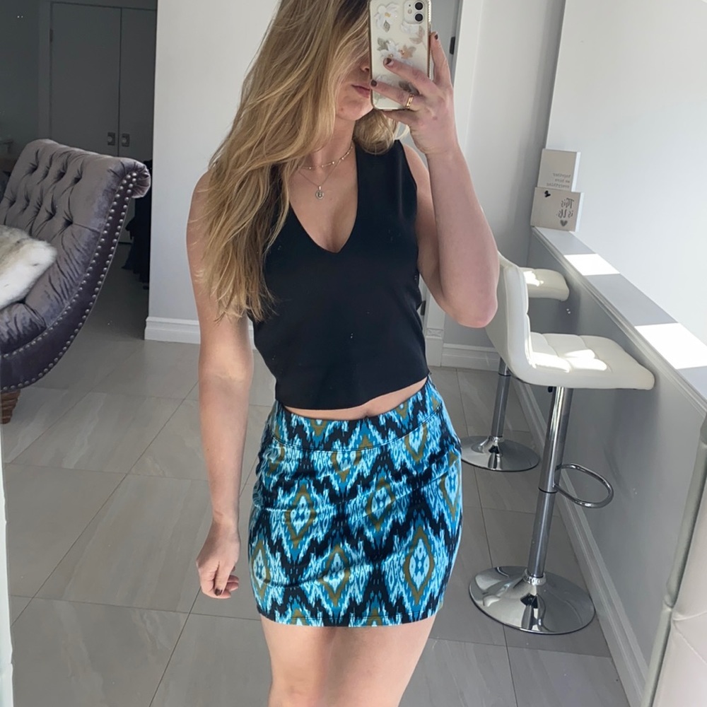 Blue Pattern Skirt - Picture 2 of 5